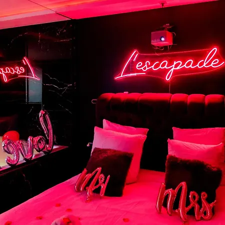 L'escapade - Jacuzzi & Sauna Prives By Sweetdreams Daire *